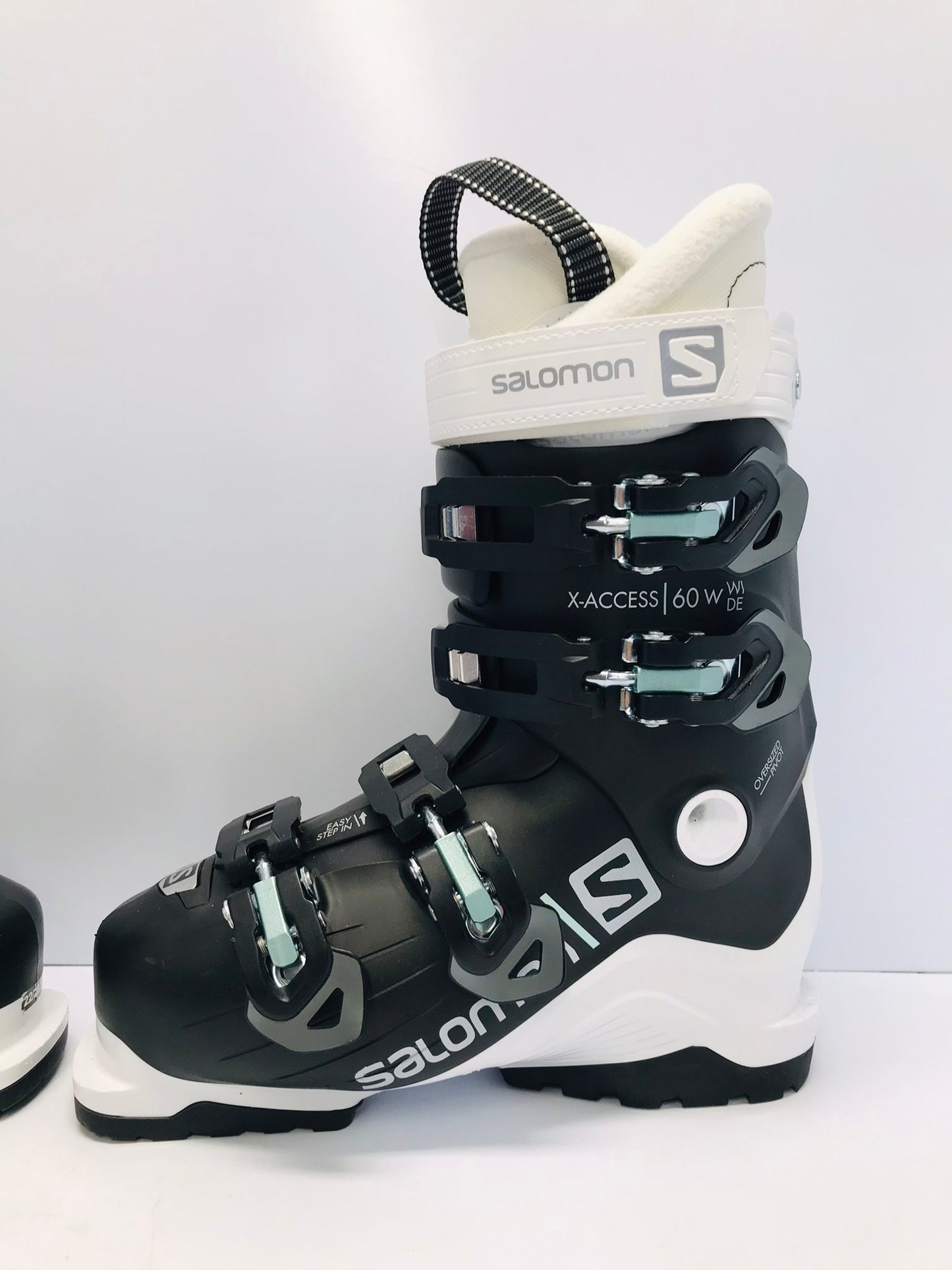 Ski Boots Mondo Size 23.0 Men Size 5 Ladies Size 6 276 mm  Wide For Wide Feet Salomon S Black White NEW