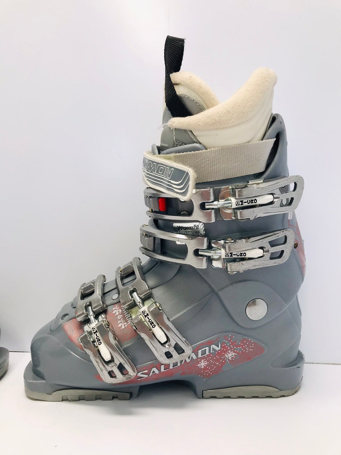 Ski Boots Mondo Size 23.5 Ladies Size 6.5  275 mm Salomon Charm Grey Rose Excellent