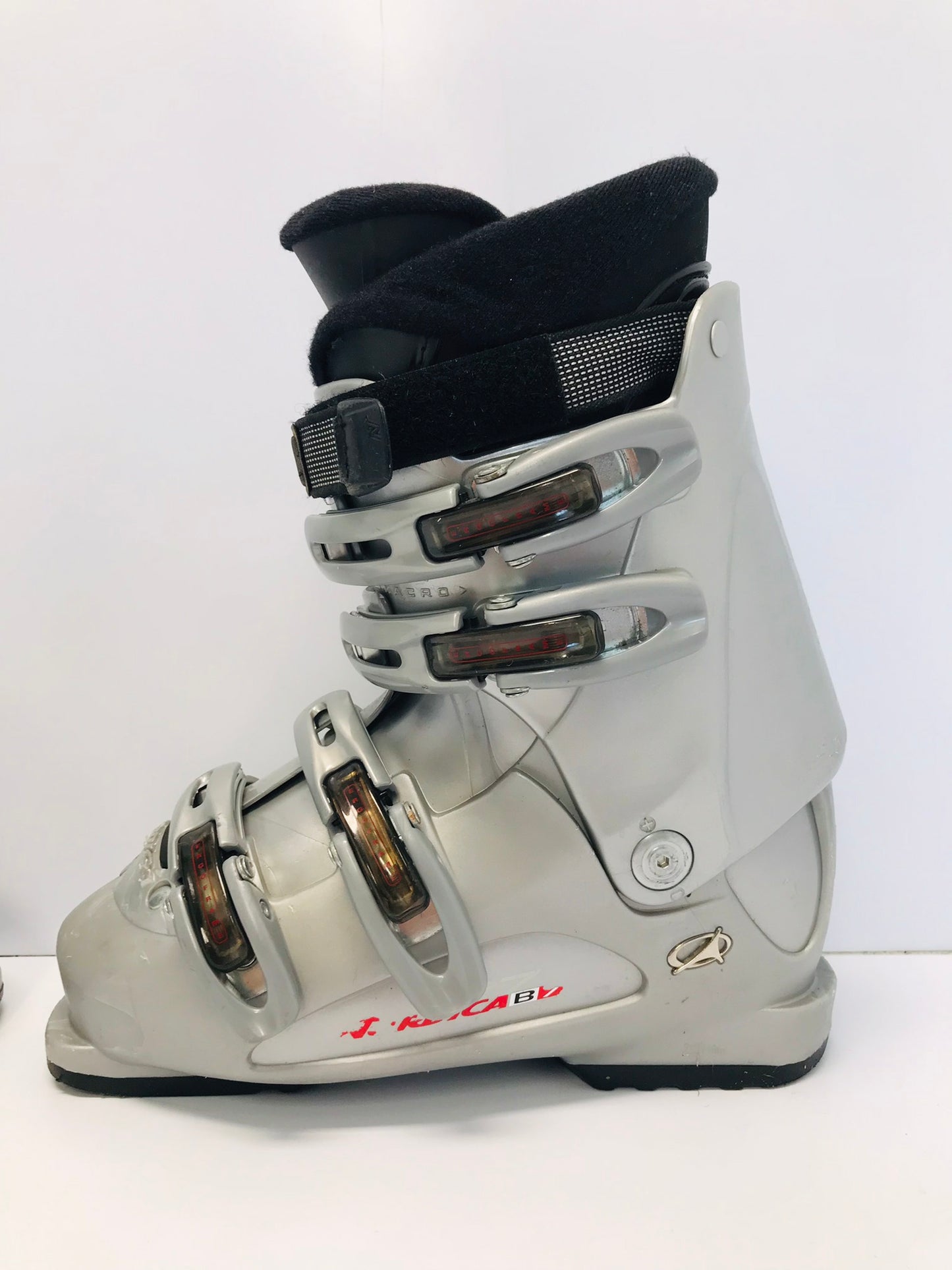 Ski Boots Mondo Size 24.0 Men's Size 6 Ladies Size 7  280 mm Nordica Grey Black