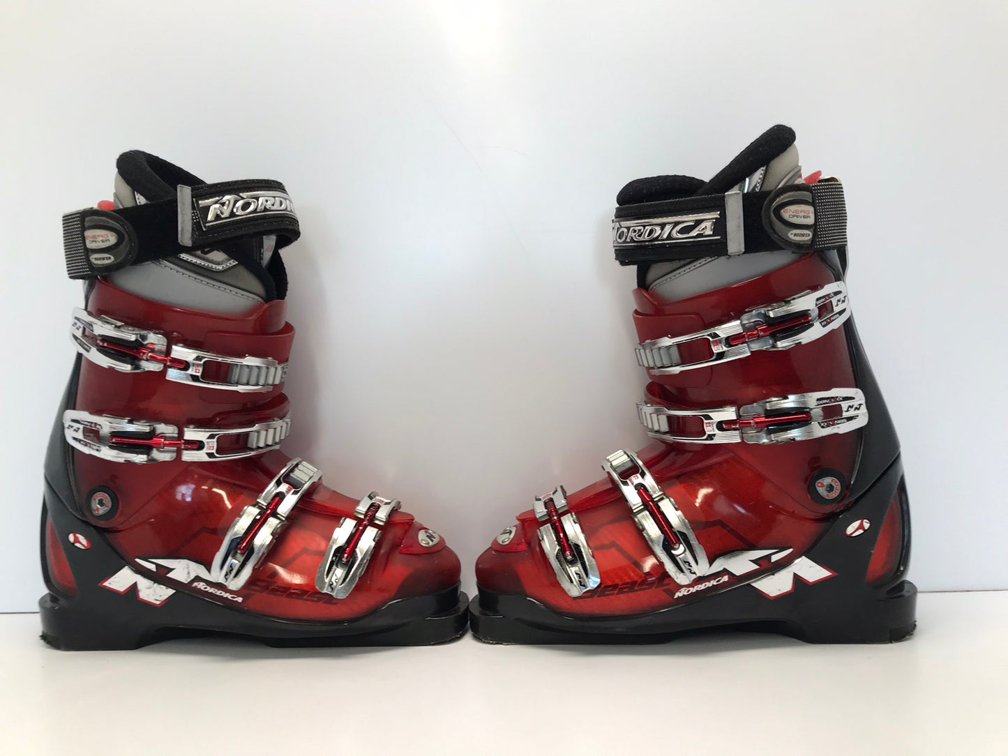 Ski Boots Mondo Size 26.5 Men's Size 8.5 Ladies Size 9.5 305mm Nordica Beast Black Red