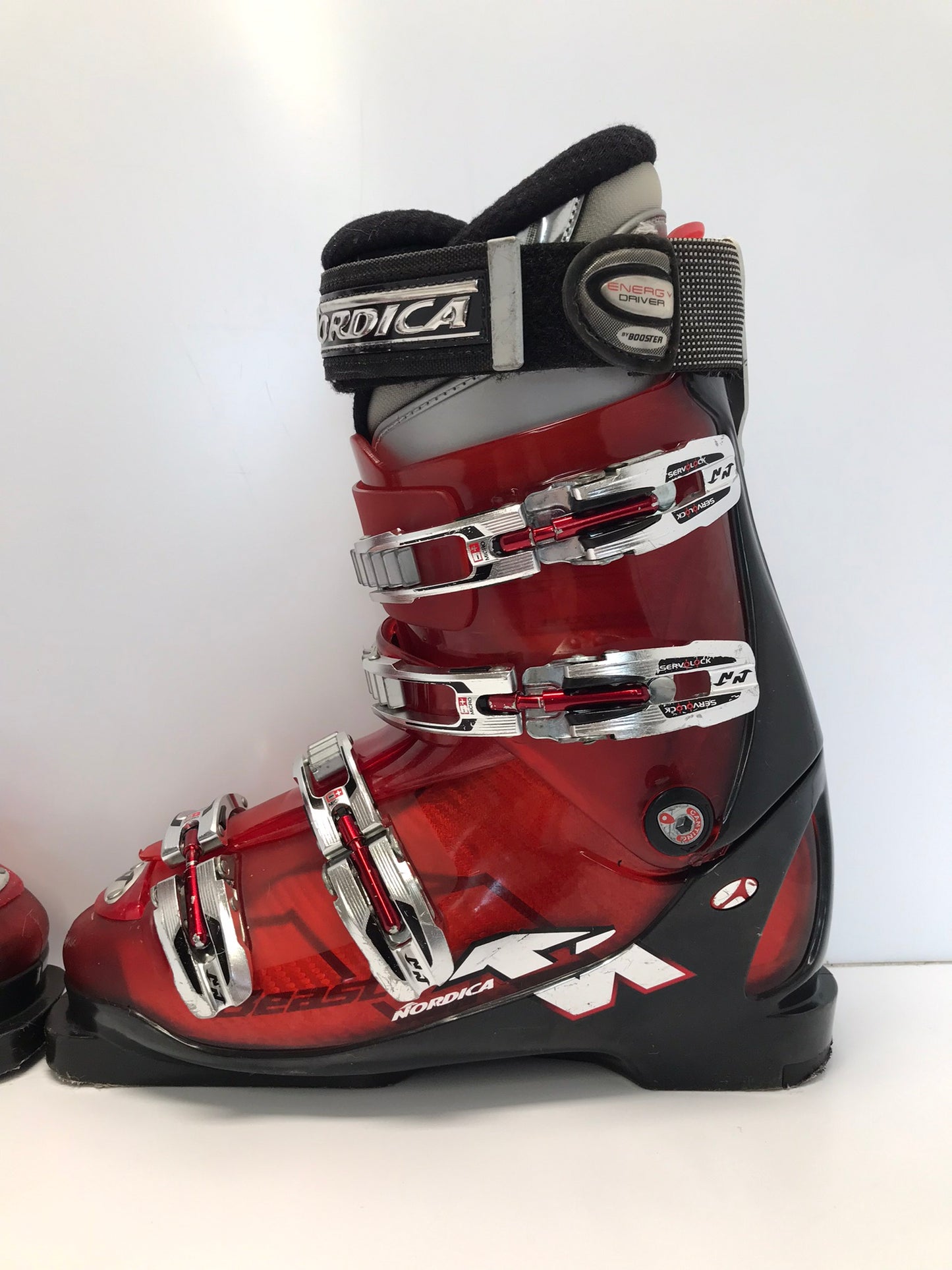 Ski Boots Mondo Size 26.5 Men's Size 8.5 Ladies Size 9.5 305mm Nordica Beast Black Red