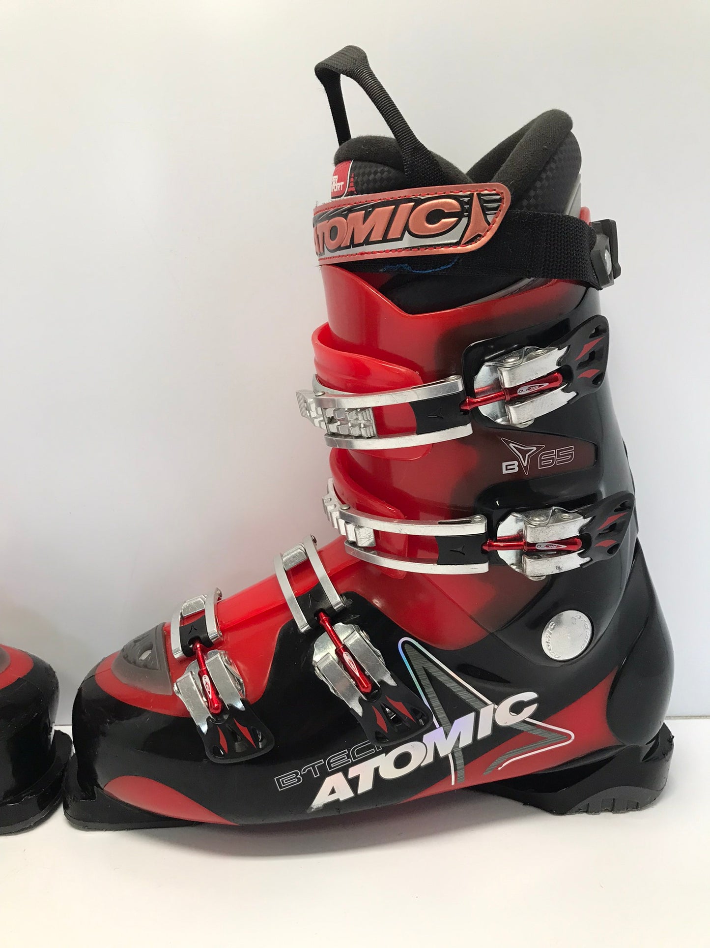 Ski Boots Mondo Size 29.5 Men's Size 11.5 334mm Atomic Black Red Excellent
