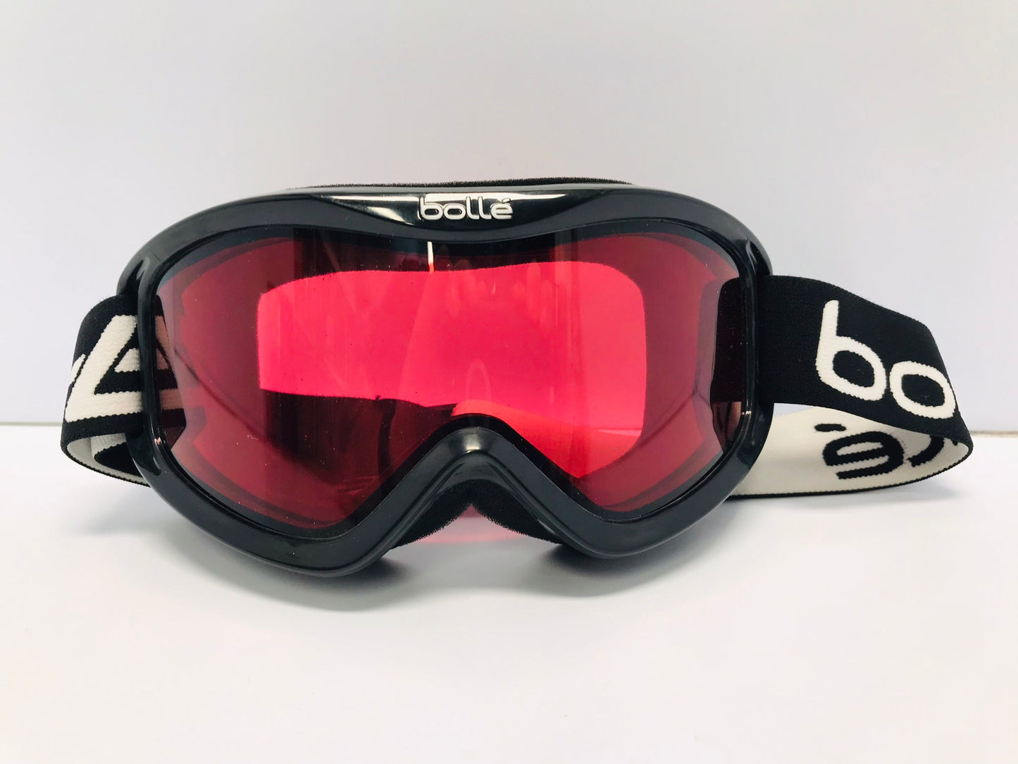 Ski Goggles Adult Medium Bolle Black With Pink Lense As New
