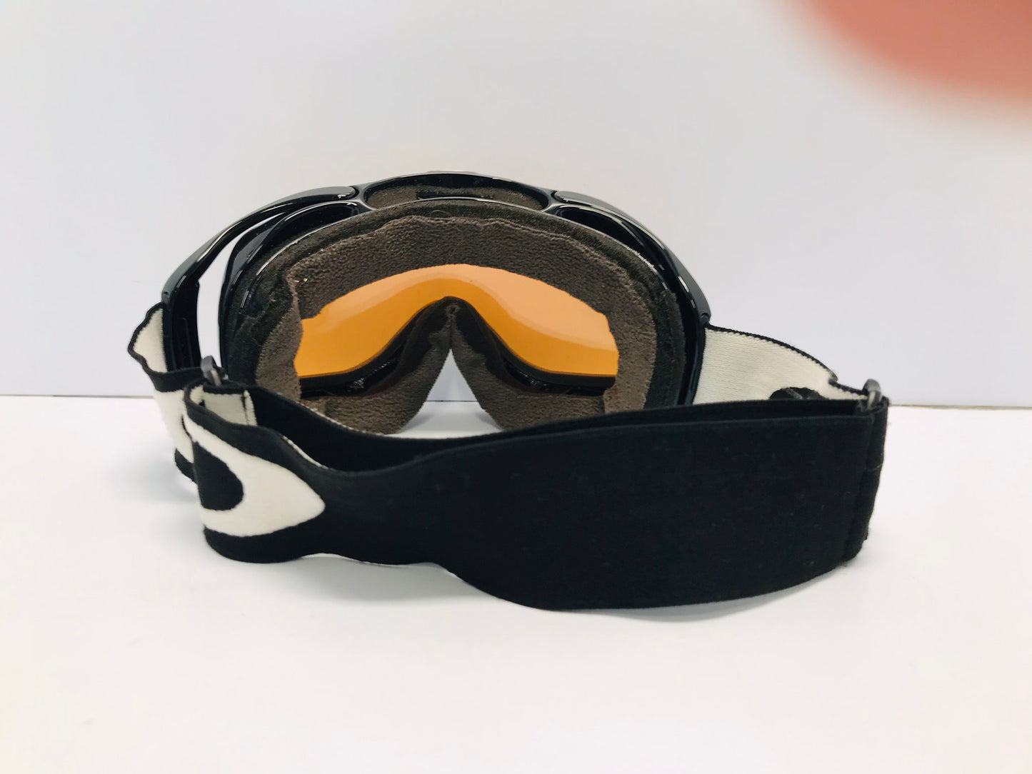 Ski Goggles Adult Medium Oakley Orange Lense Black Strap Minor Wear