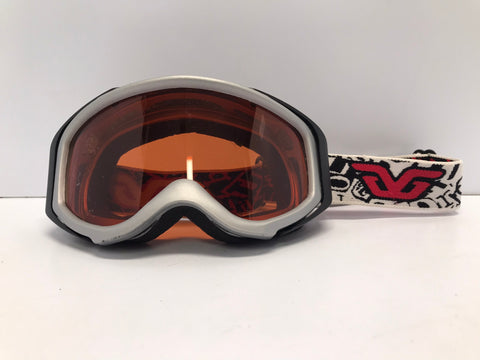 Ski Goggles Child Size 6-8 Black White Red Like New