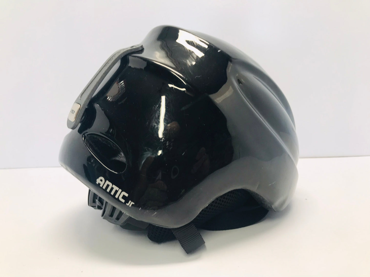 Ski Helmet Child Size Junior Medium Age 6-8 Smith Black With Back Adjuster