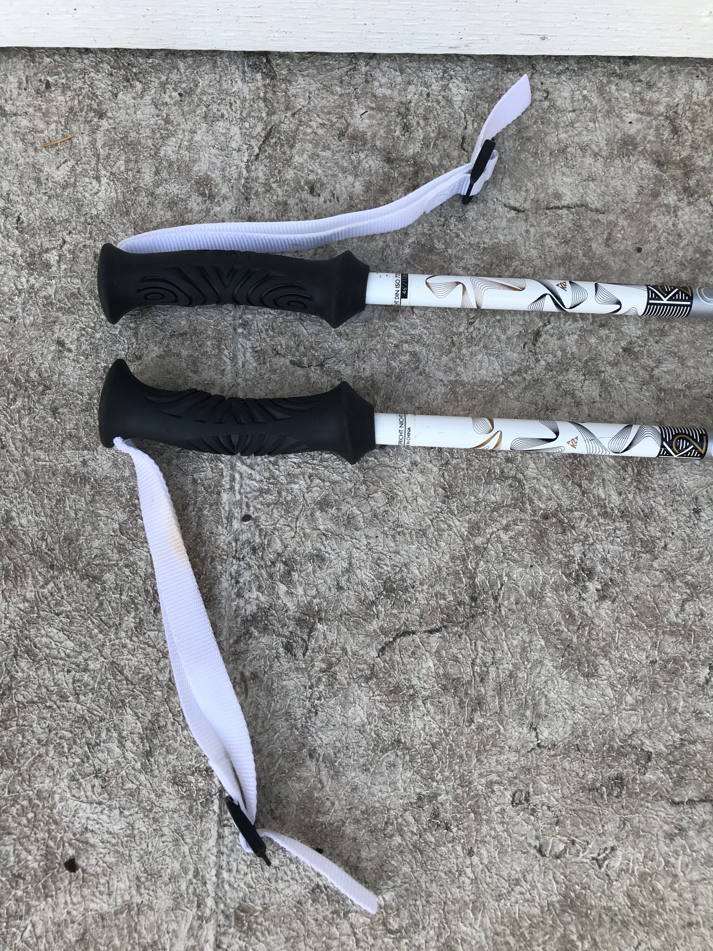 Ski Poles 46 inch 115 cm K-2 Chic Style White Grey Rubber Handles Like New