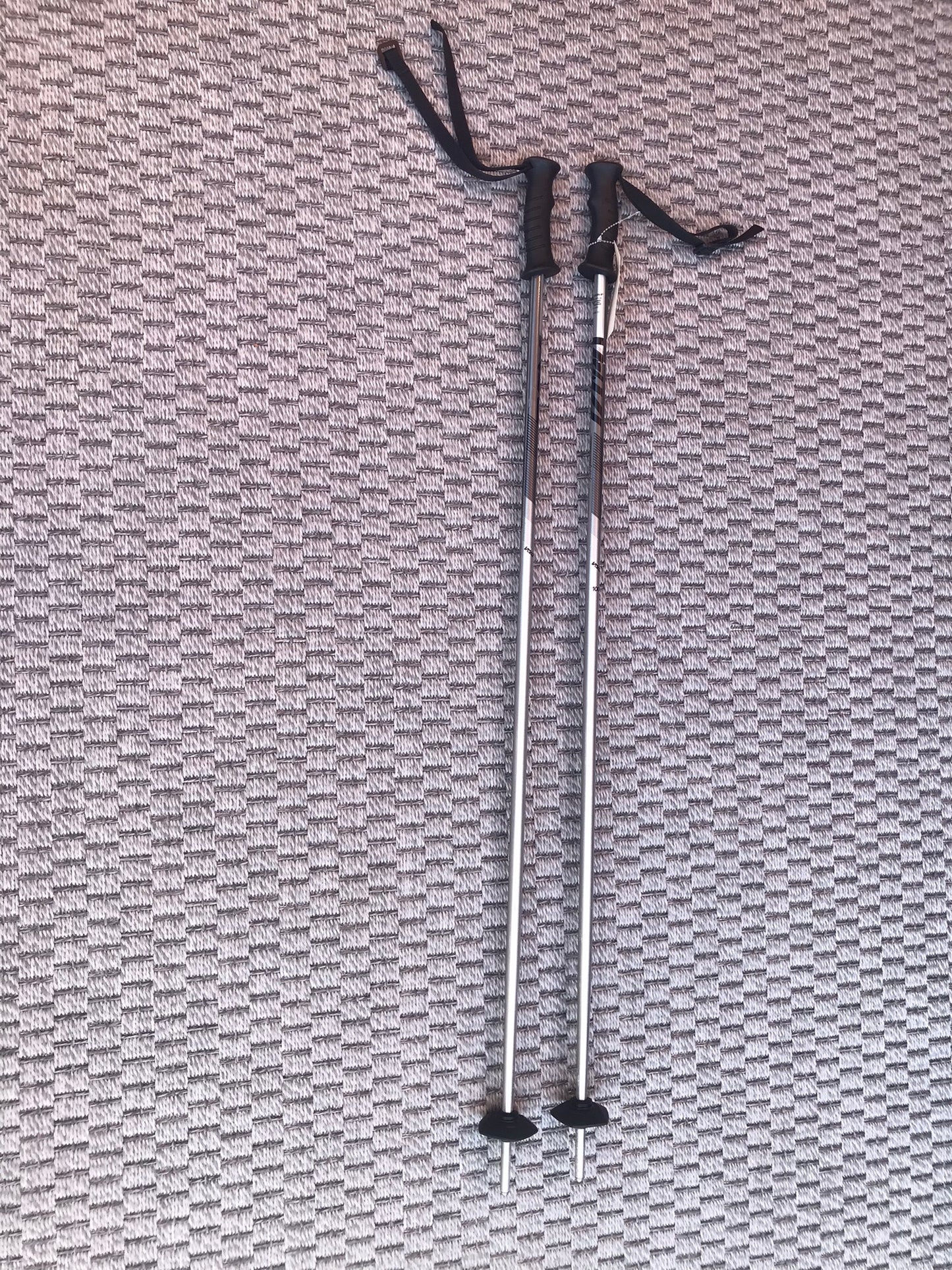 Ski Poles Adult Size 40 inch 100 cm Volki  Black Grey Outstanding Quality Like New