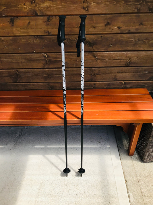 Ski Poles Adult Size 44in 110cm Salomon Black White Grey Rubber Handles Like New
