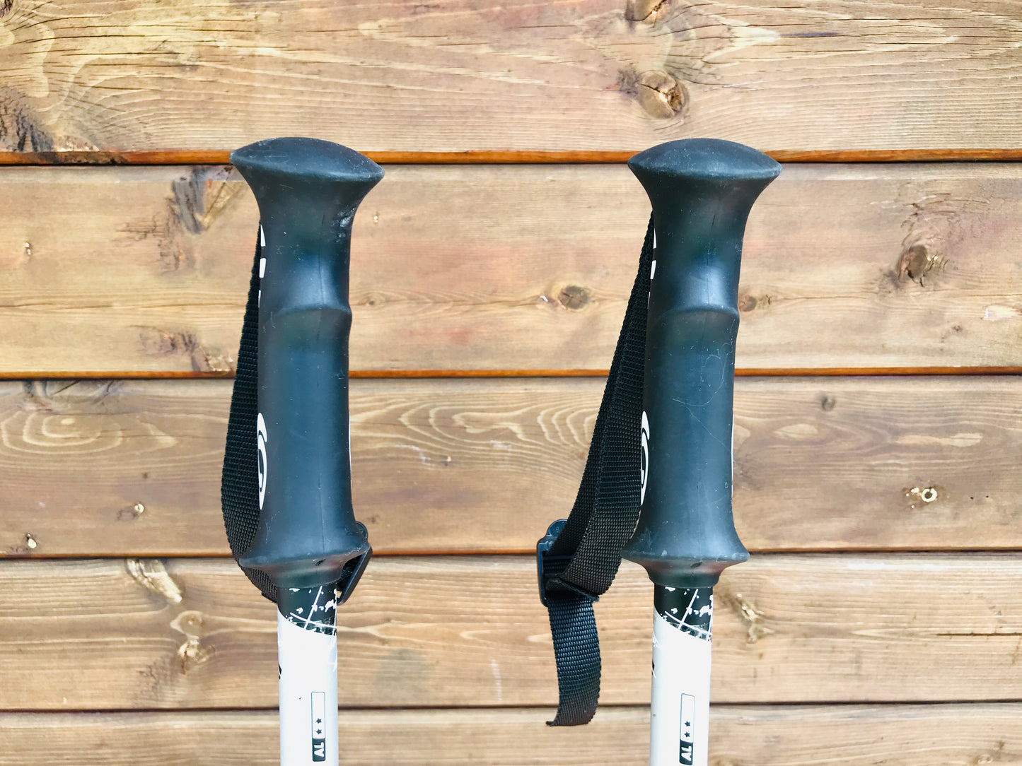Ski Poles Adult Size 44in 110cm Salomon Black White Grey Rubber Handles Like New