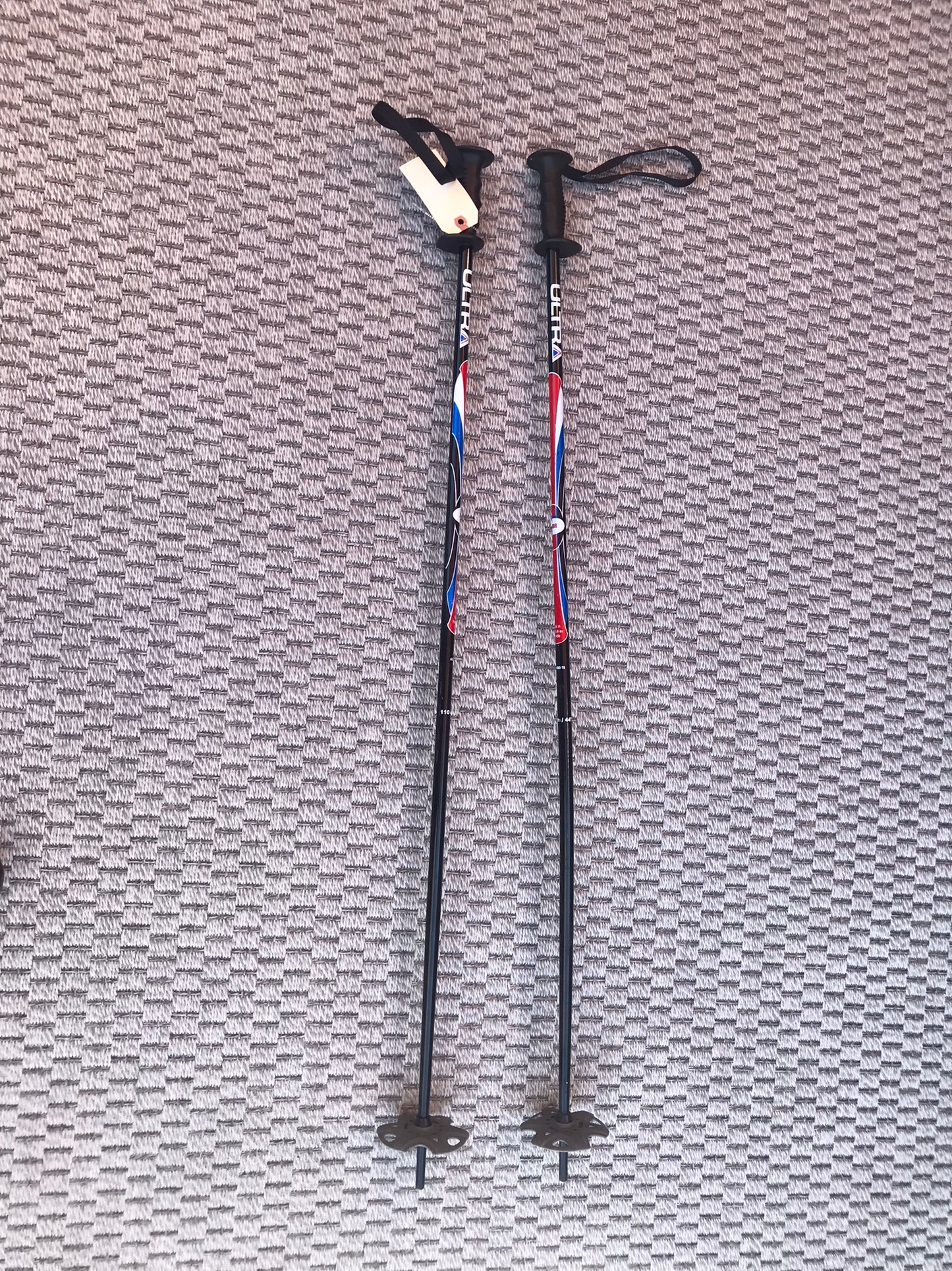 Ski Poles Adult Size 44 inch 110 cm Ultra Black Blue Red White Excellent