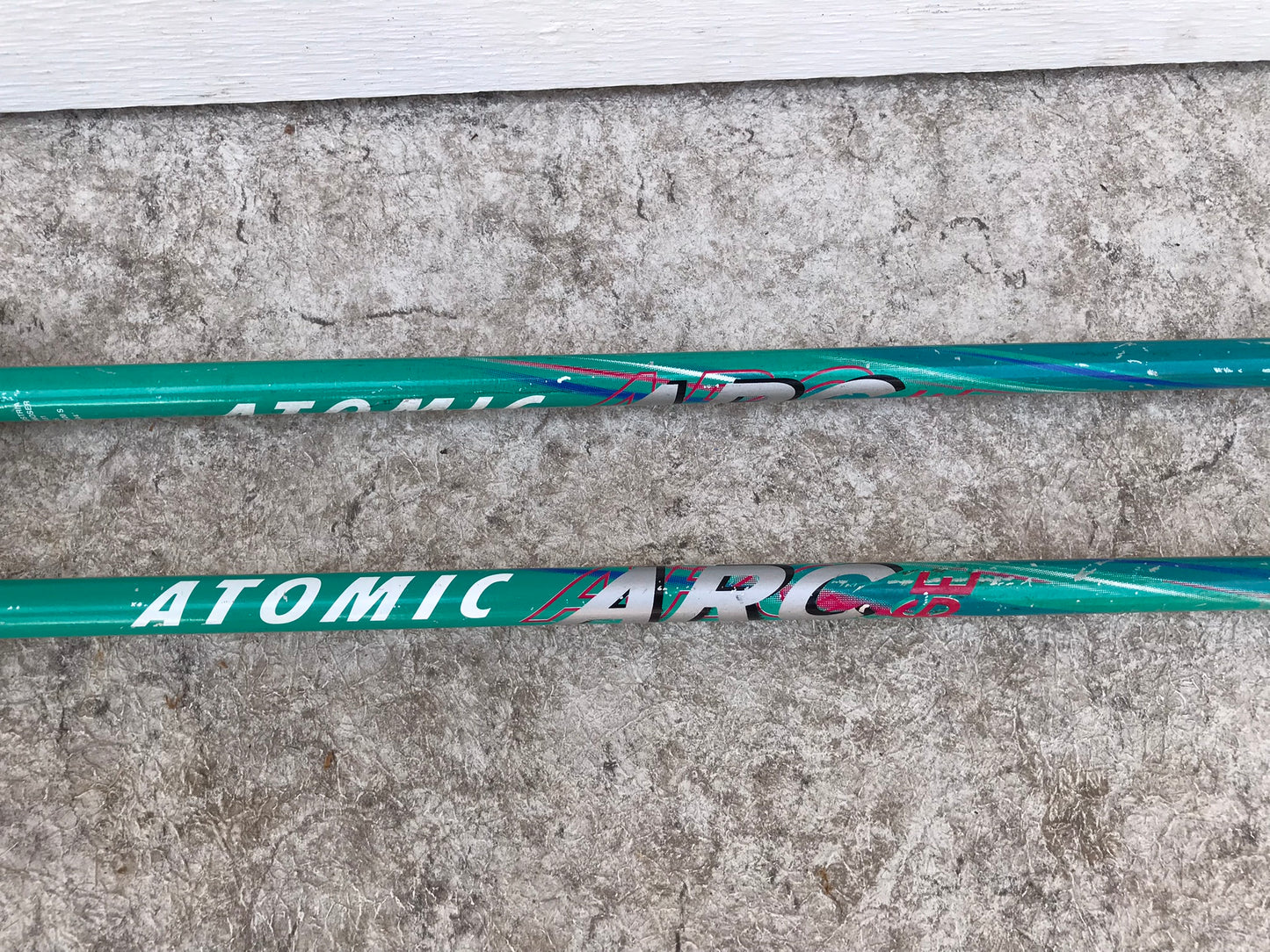 Ski Poles Adult Size 45 inch 110 cm Atomic Teal Pink