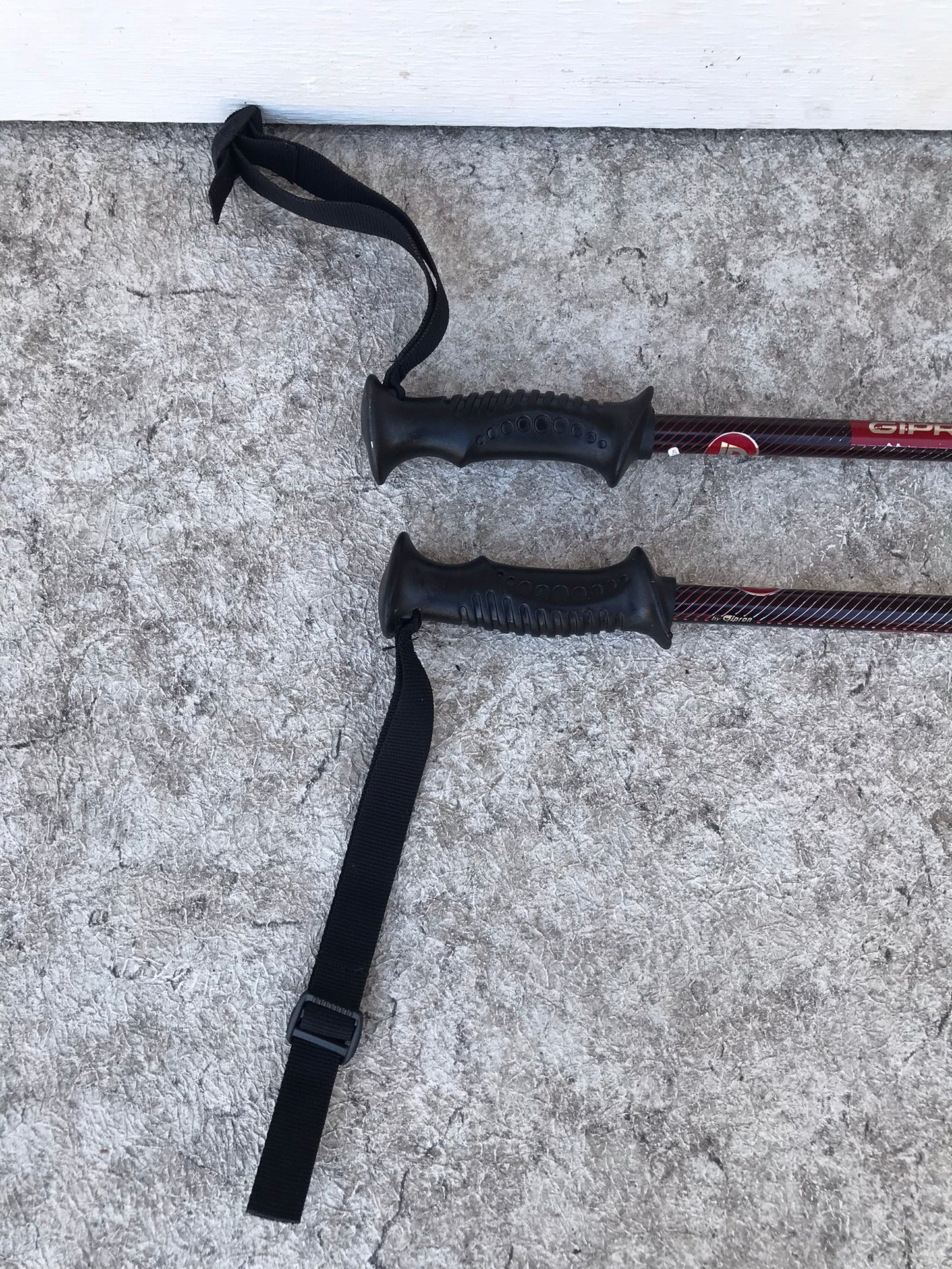 Ski Poles Adult Size 50 inch 125 cm Gipron Black Red Silver Like New