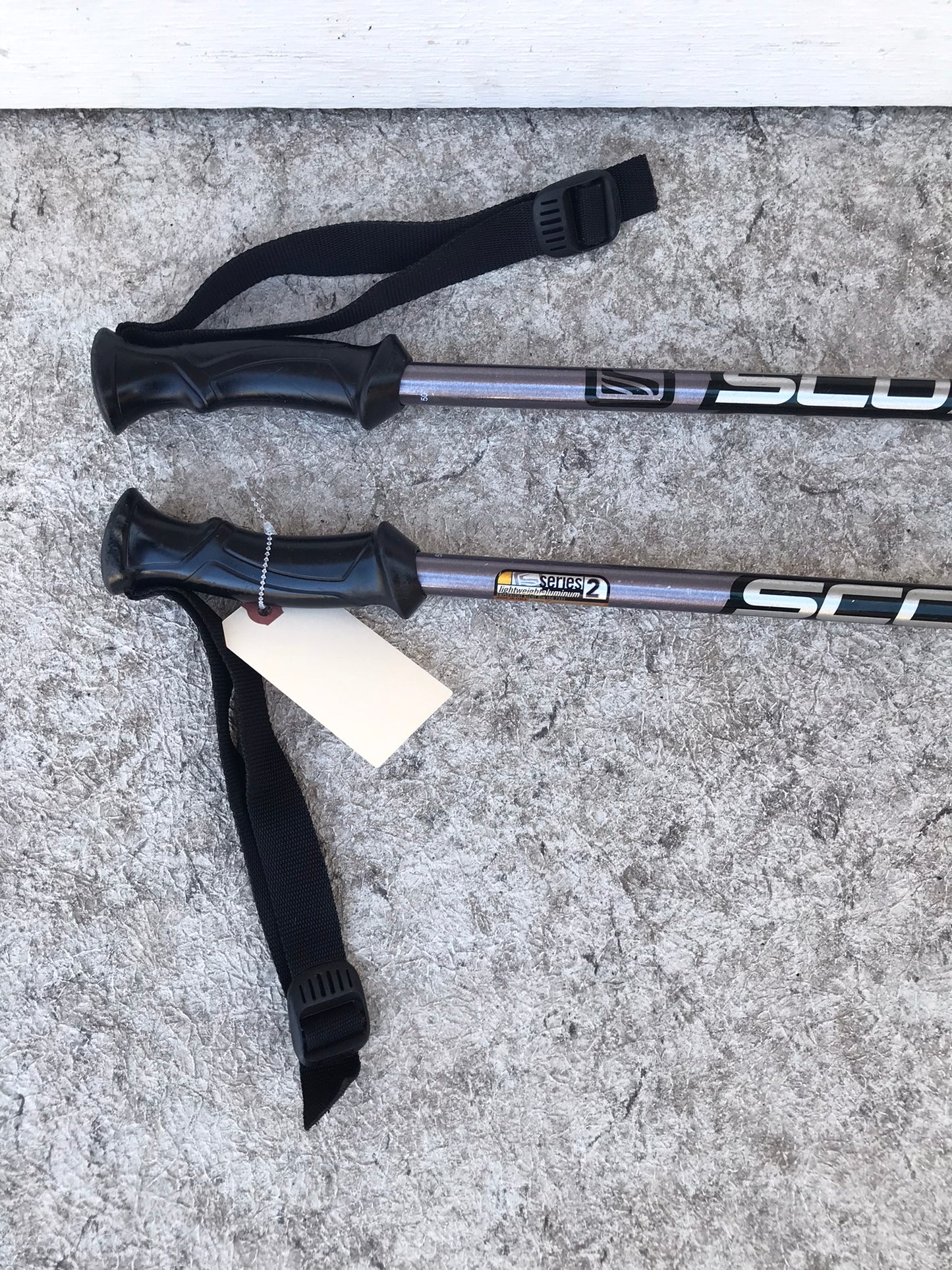 Ski Poles Adult Size 50 inch 125 cm Scott Ultra Light Black Gold Aluminum Rubber Handles Excellent