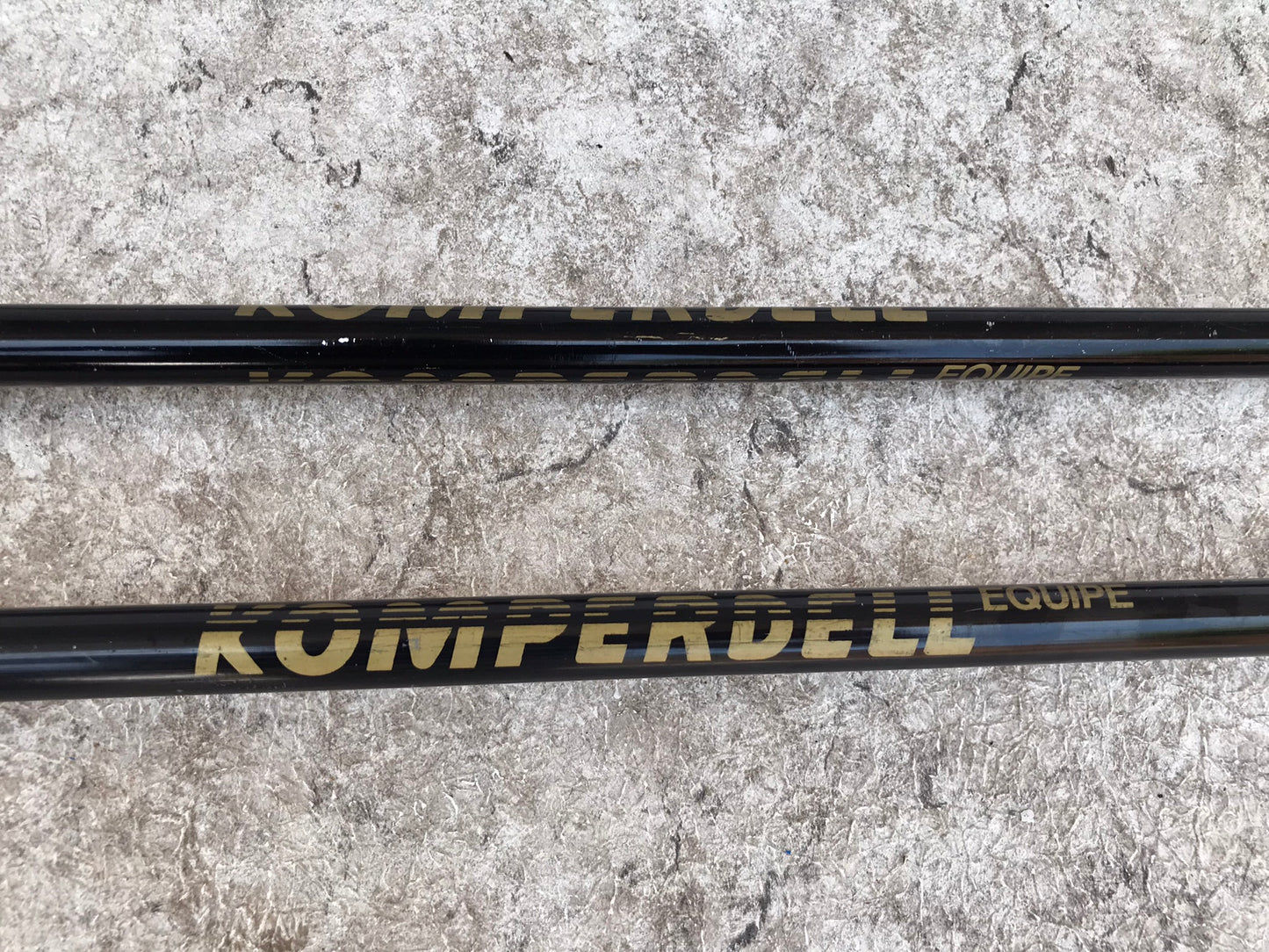 Ski Poles Adult Size 52 inch 130 cm Komperdell Equipe Black Gold Excellent