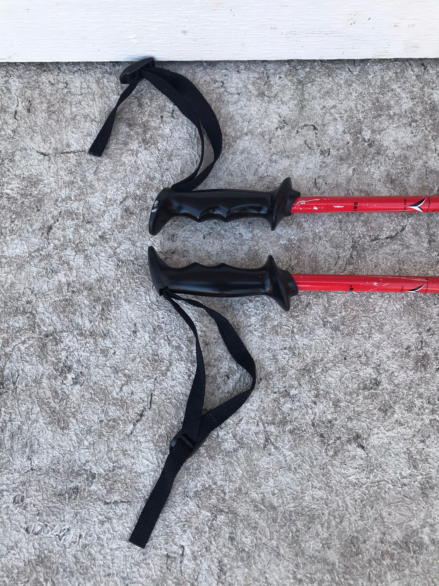 Ski Poles Child Size 36 inch 90 cm Dynastar Black Red