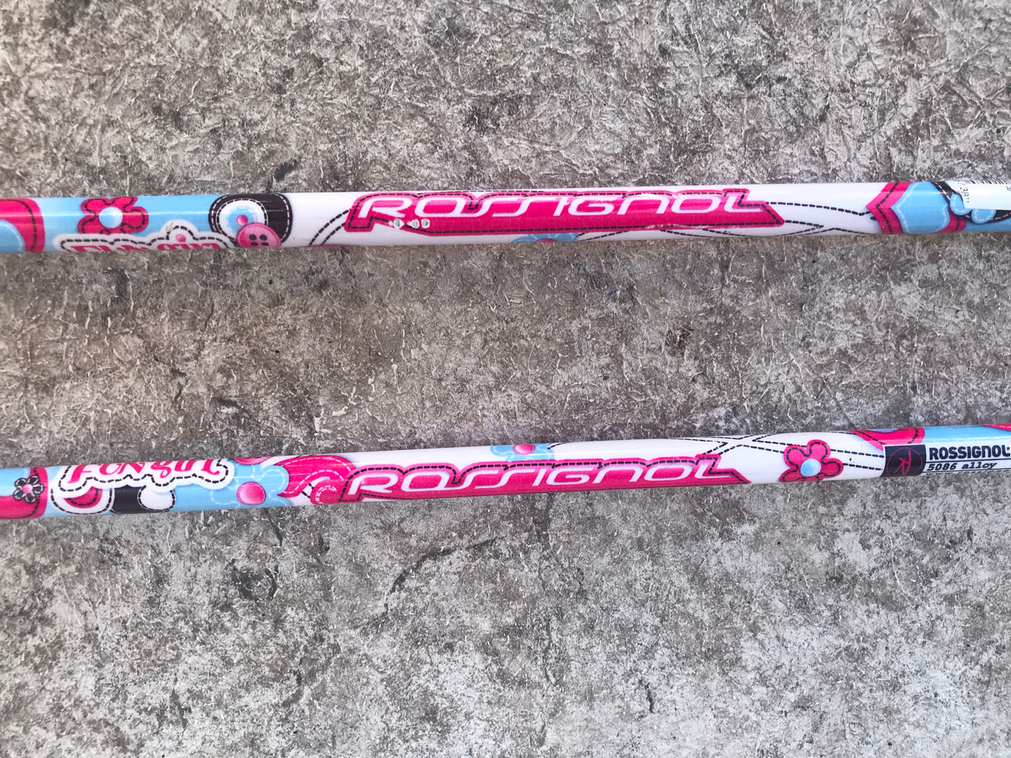 Ski Poles Child Size 37 inch 90 cm Rossignol Fun Girl White Pink Blue Chips out of one rubber handle otherwise, Excellent