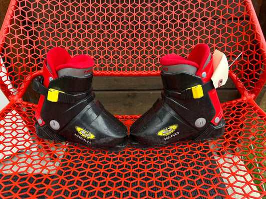 Ski Boots Mondo Size 17.5 child Size 11 Head 223 mm Black Some Scratches
