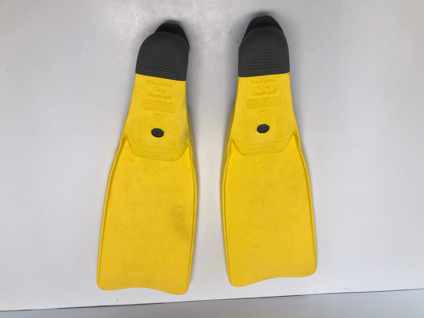 Snorkel Dive Fins Child Size 1-2 Cressi-Sub Scuba Swim Surf Yellow