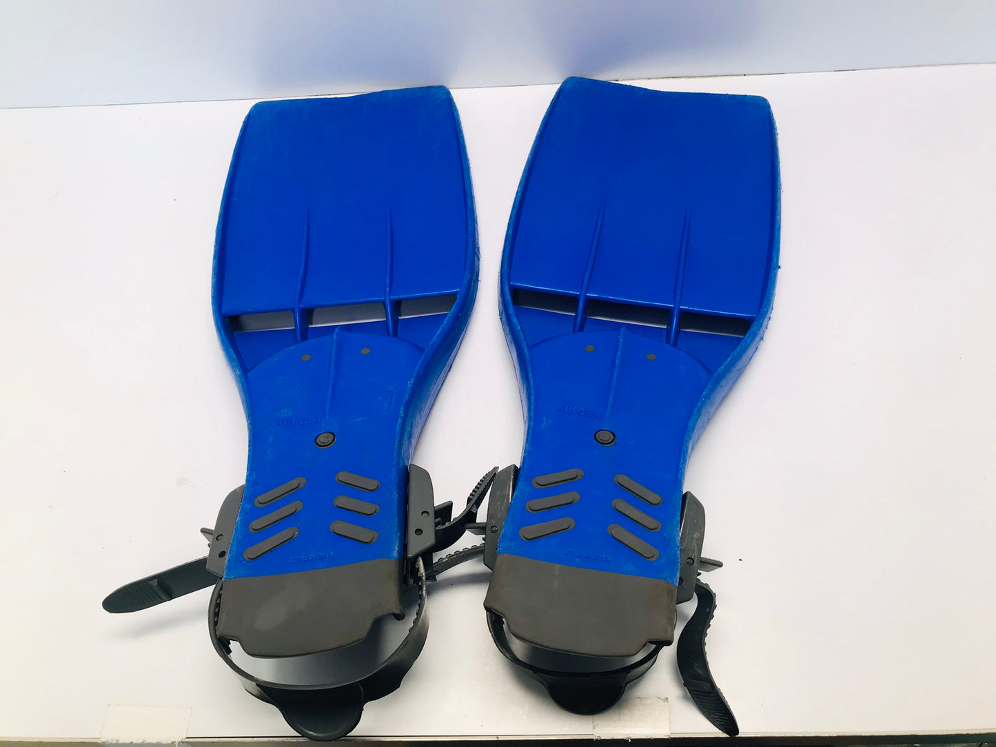 Snorkel Dive Fins Men's Size 9-10 Shoe Adjustable Grey Black Excellent Quality