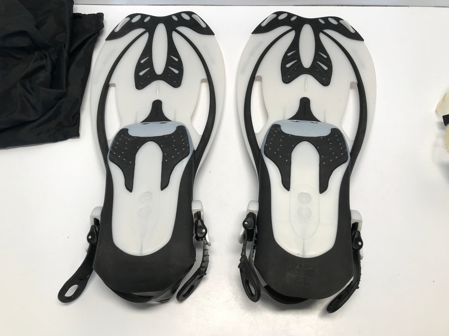 Snorkel Dive Surf Fins Set Men's Size 9-13 Adjustable With Big Face Goggles Outstanding