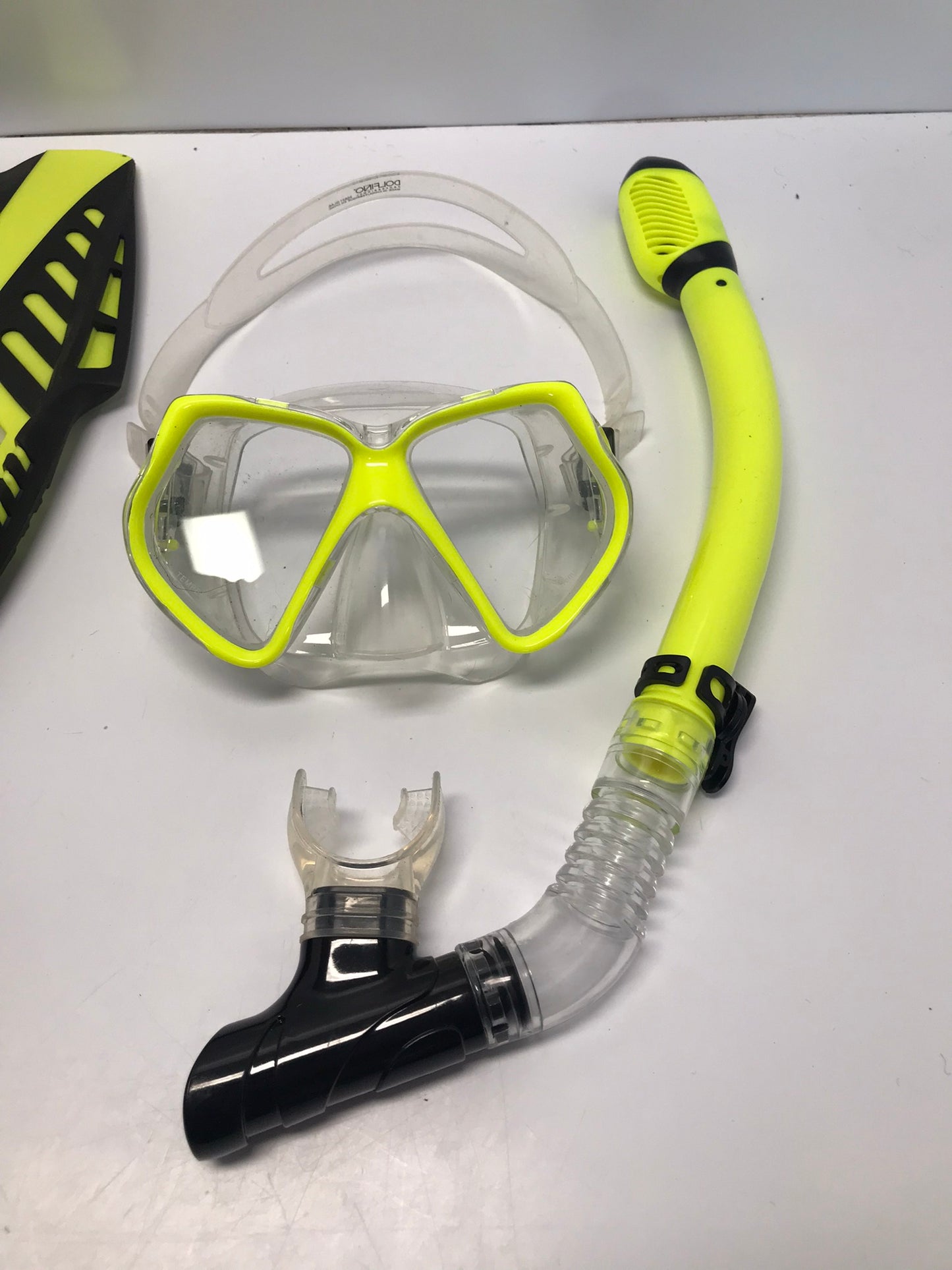 Snorkel Dive Surf Men's Size 4.5 Ladies Size 8.5 Dolfino Scuba Swim Lime Black Like New