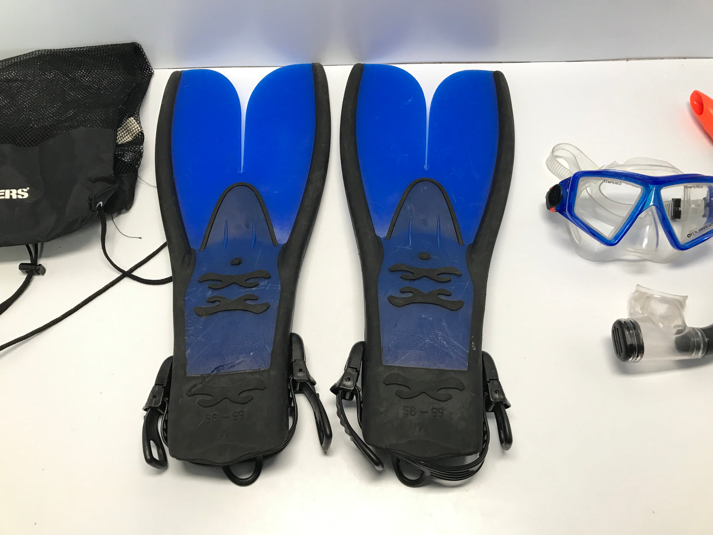 Snorkel Dive Surf Swim Fins Set Men's Size 7-10 Aqua lung U.S. Divers Set Blue Black