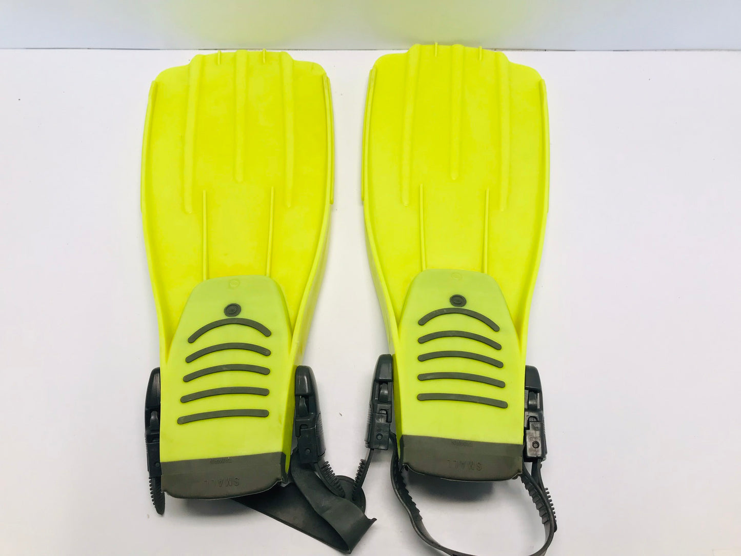 Snorkel Dive Swim Fins Men's Size 8-9 Shoe Vista Grey Yellow Excellent