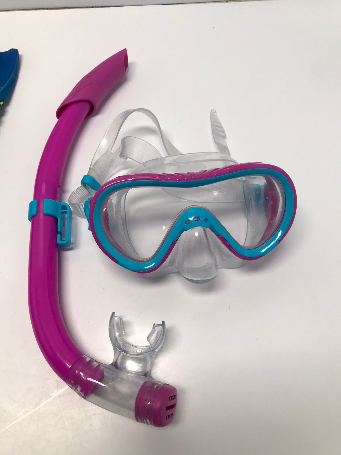 Snorkel Set Youth Shoe Size 1-4 Body Glove