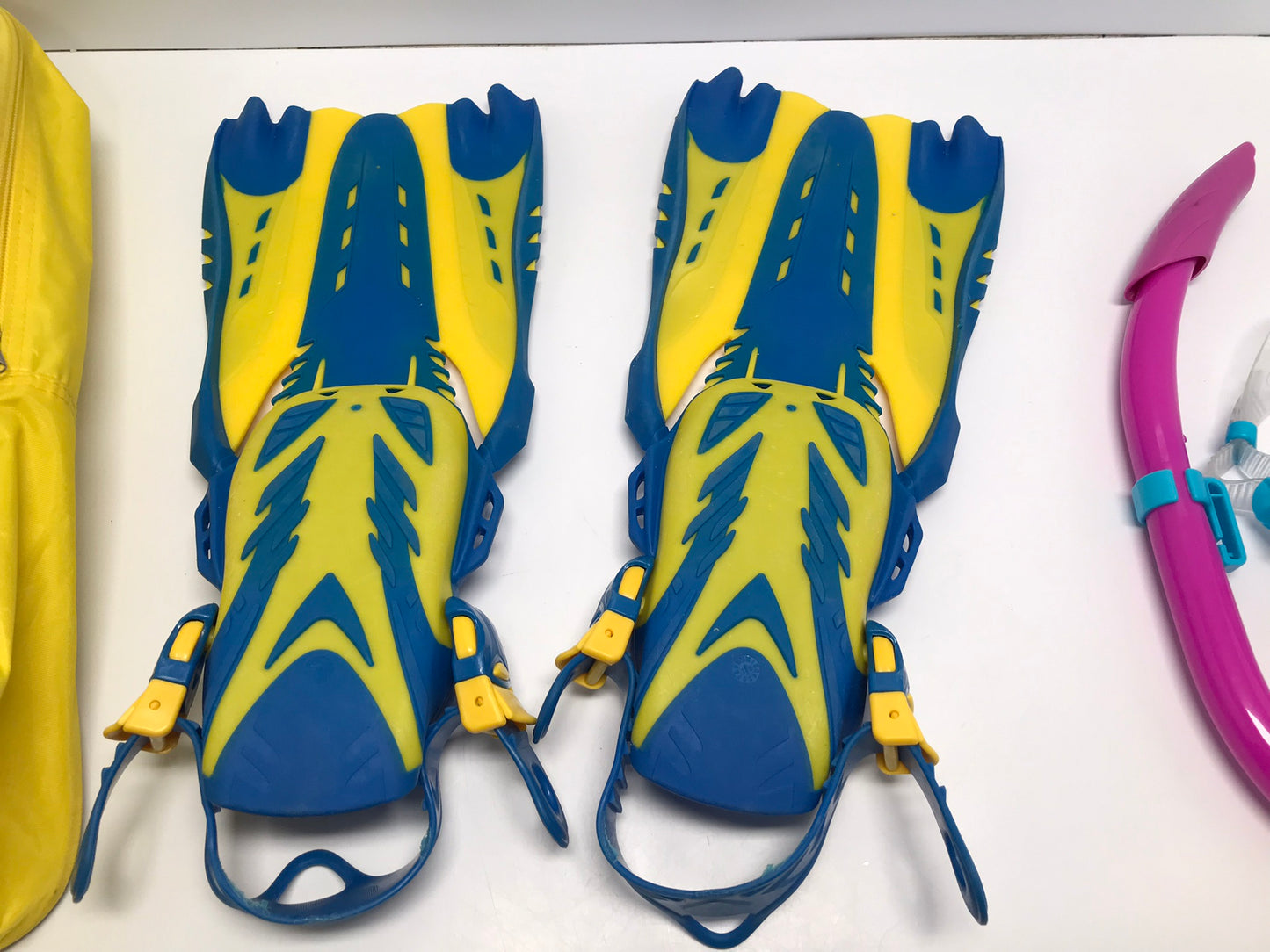 Snorkel Set Youth Shoe Size 1-4 Body Glove