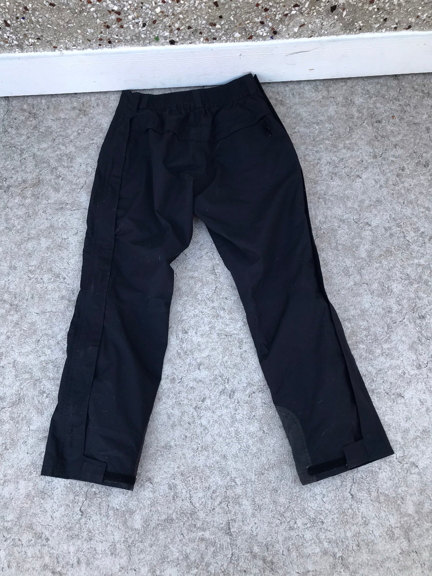 Snow Pants Men's Size X Large Helly Hansen With Full Zippers Up Both Sides Waterproof Black Like New