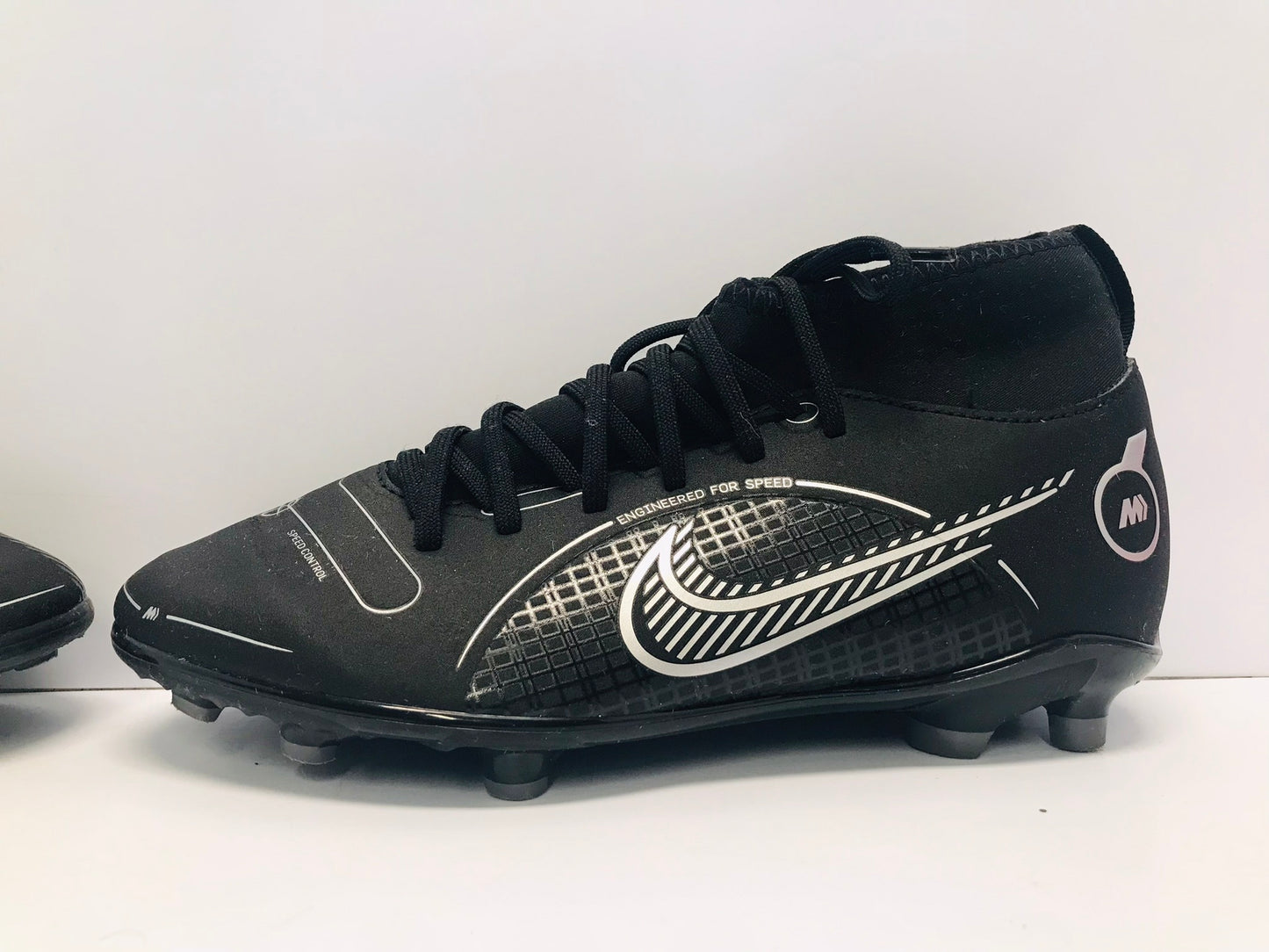 Soccer Football Shoes Cleats Child Size 4 Nike Black Silver Slipper Foot Like New