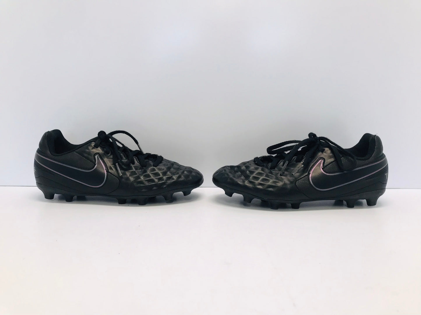 Soccer Shoes Cleats Child Size 2 Shoe Size Nike  Tiempo Excellent Black