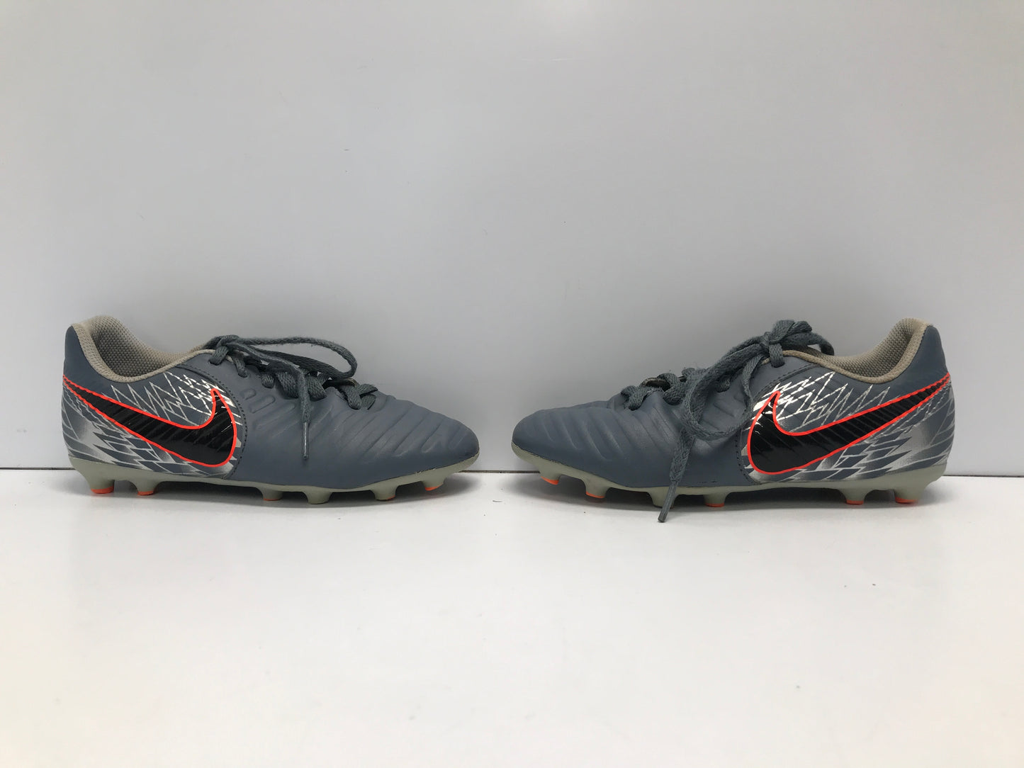 Soccer Shoes Cleats Child Size 1.5 Nike Grey Orange