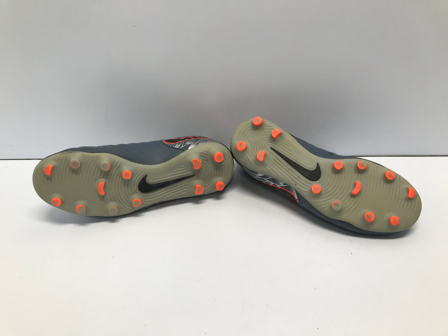 Soccer Shoes Cleats Child Size 1.5 Nike Grey Orange