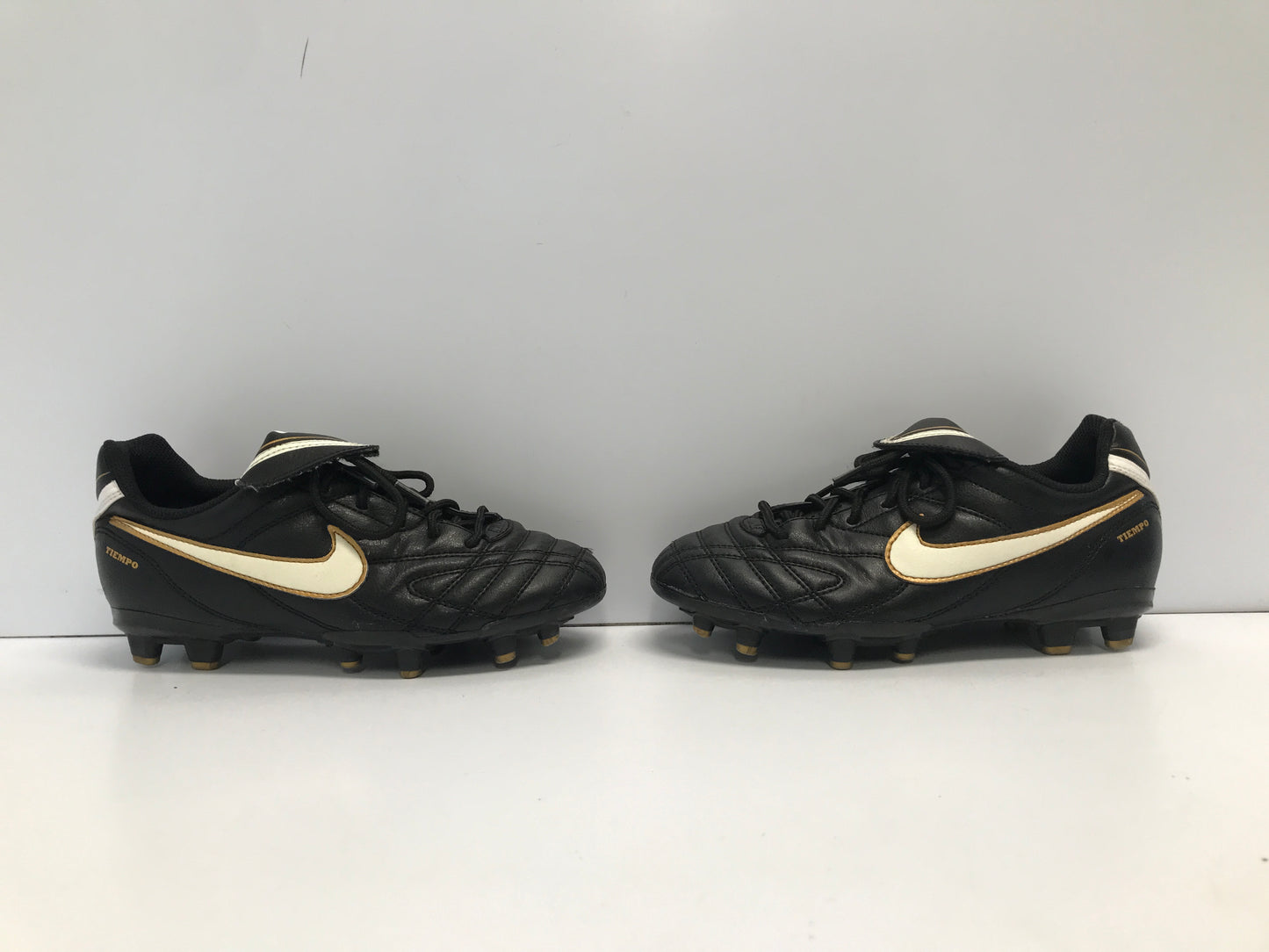 Soccer Shoes Cleats Child Size 1.5 Nike Tiempo Black Gold