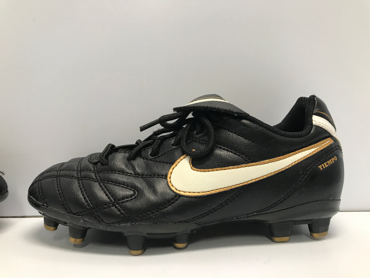 Soccer Shoes Cleats Child Size 1.5 Nike Tiempo Black Gold