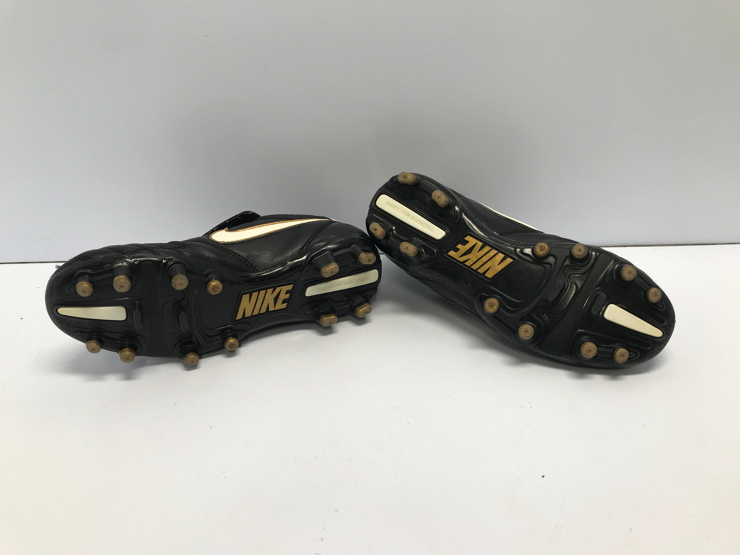 Soccer Shoes Cleats Child Size 1.5 Nike Tiempo Black Gold
