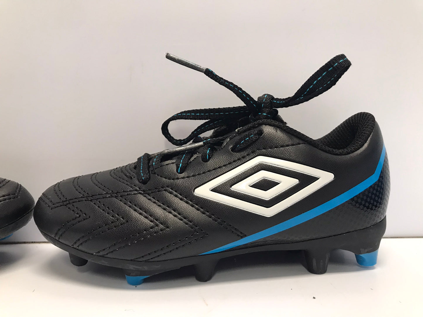 Soccer Shoes Cleats Child Size 10 Toddler Umbro  Black White Blue New