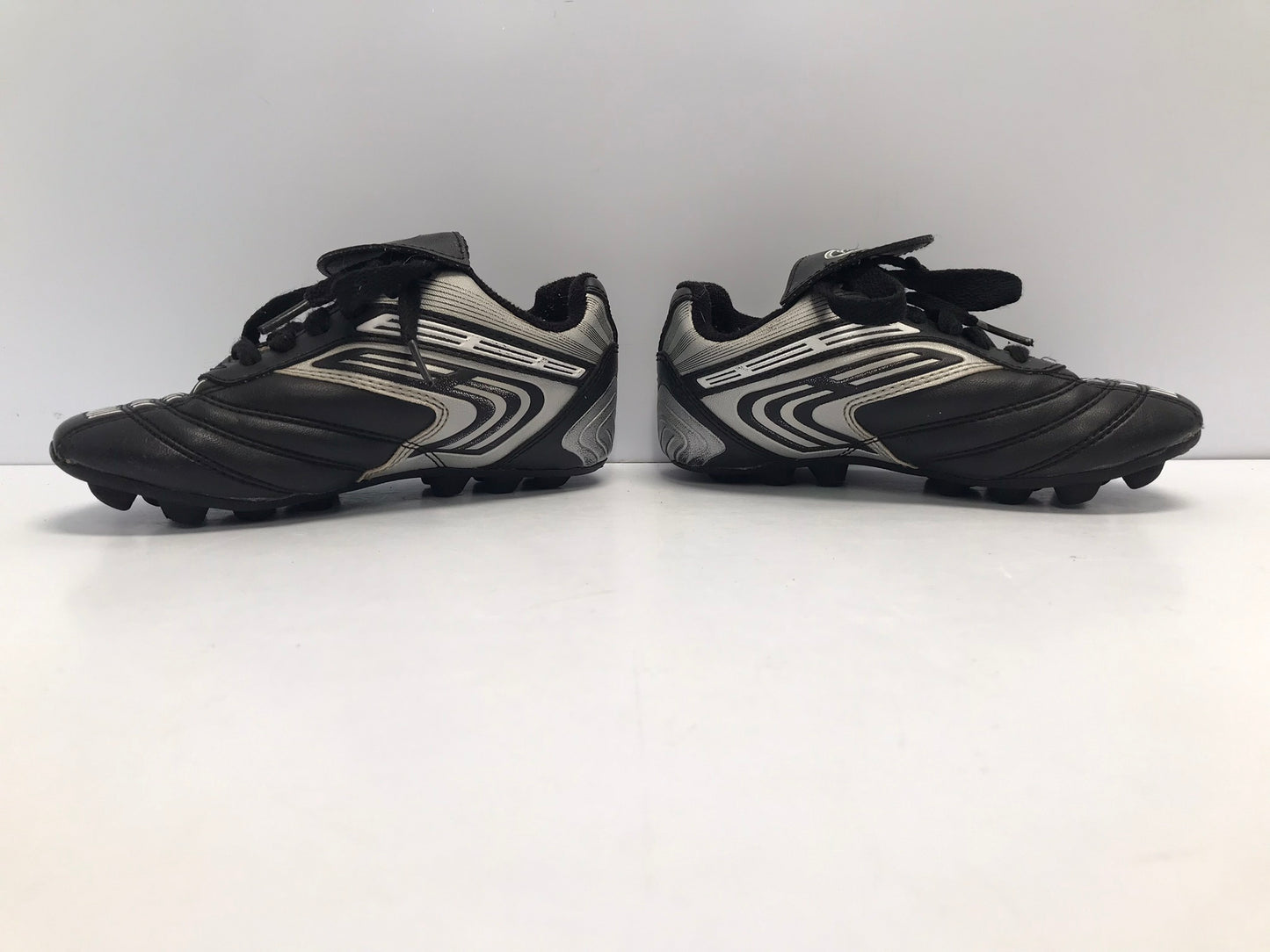 Soccer Shoes Cleats Child Size 11 Athletic Grey and  Black Excellent