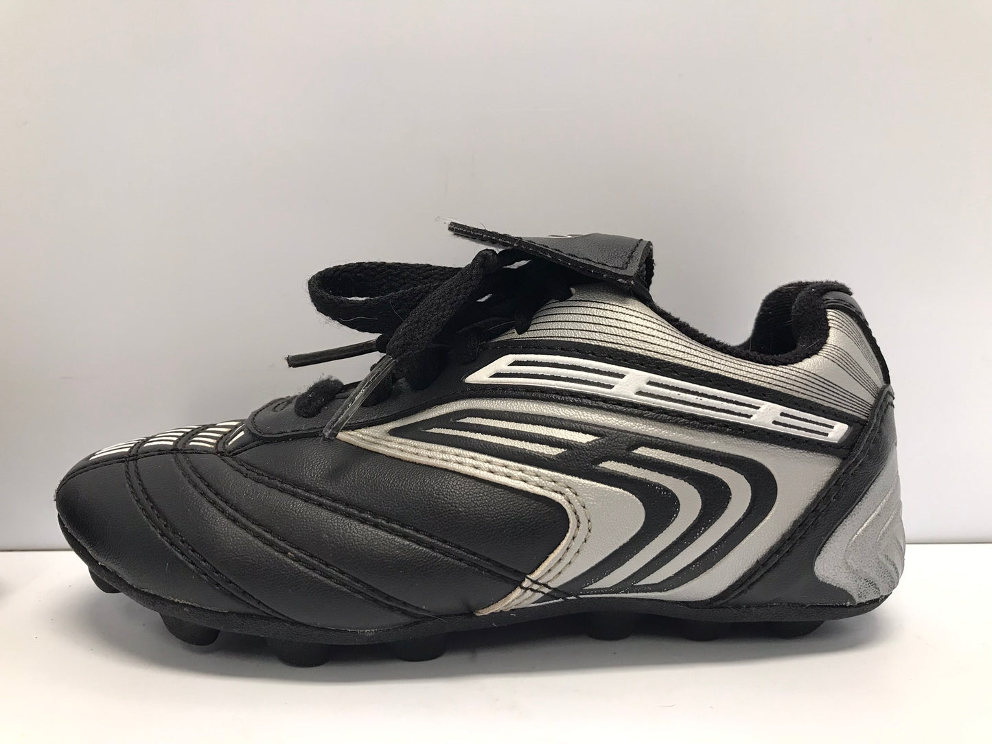 Soccer Shoes Cleats Child Size 11 Athletic Grey and  Black Excellent