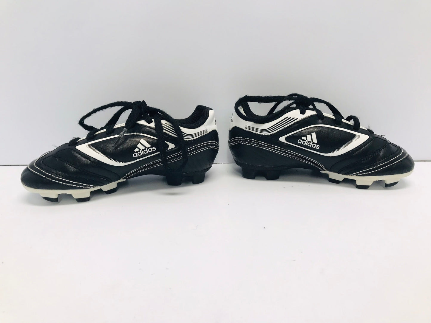 Soccer Shoes Cleats Child Size 11 Black White Excellent