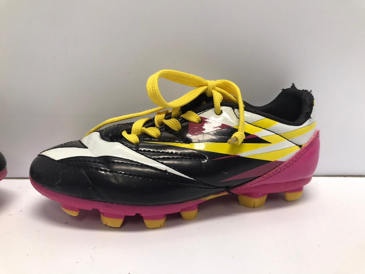 Soccer Shoes Cleats Child Size 11 Diadora Pink White Yellow