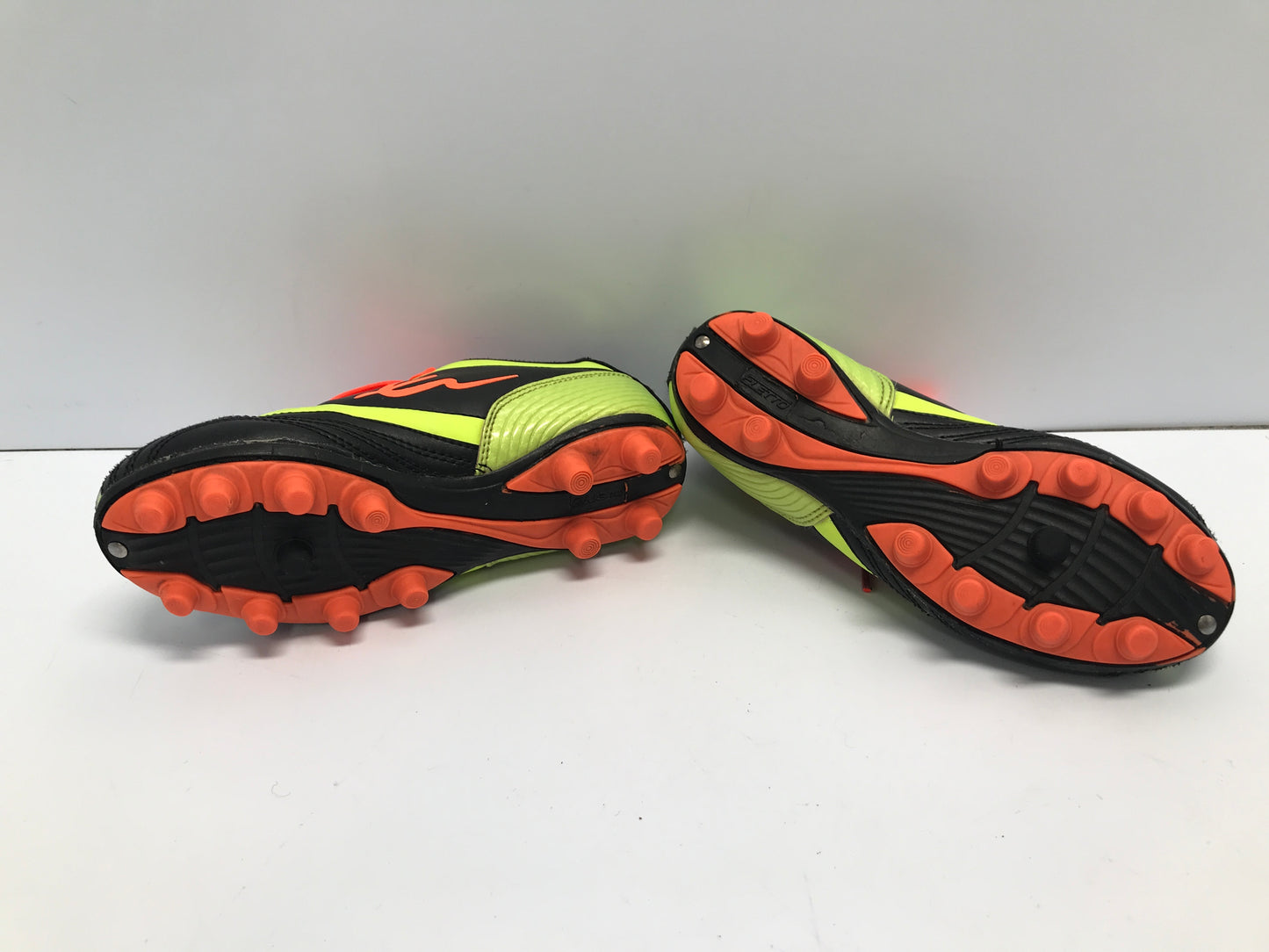Soccer Shoes Cleats Child Size 13 Eletto Black Lime Pumpkin Like New
