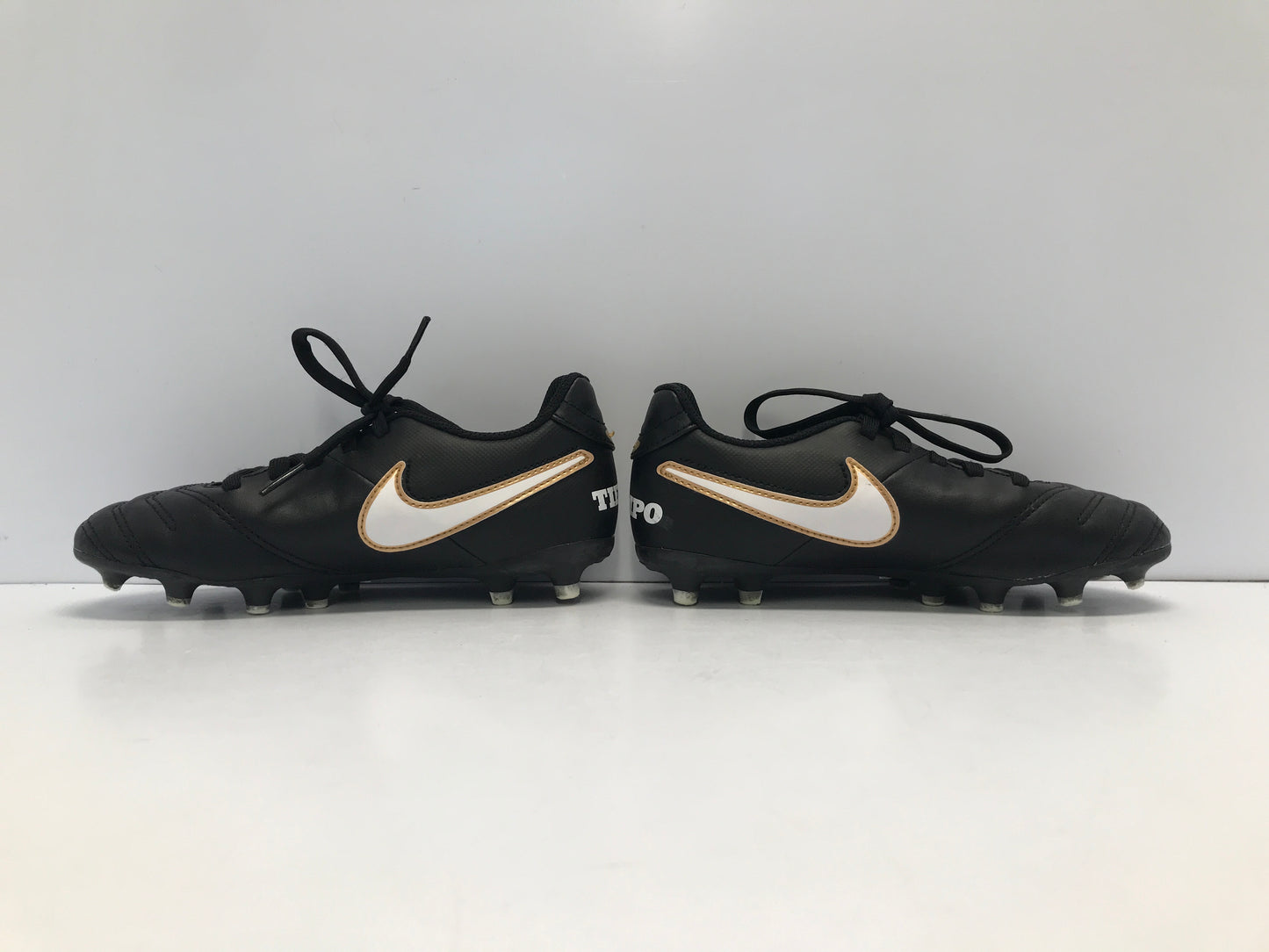 Soccer Shoes Cleats Child Size 1 Nike Tiempo Black White Gold Outstanding Quality