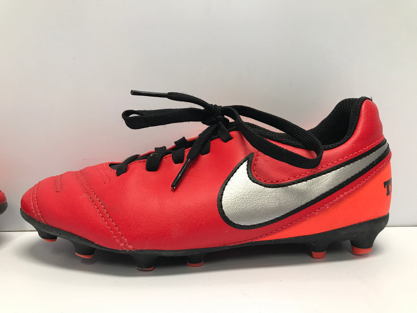 Soccer Shoes Cleats Child Size 1 Nike Tiempo Red Black Tangerine