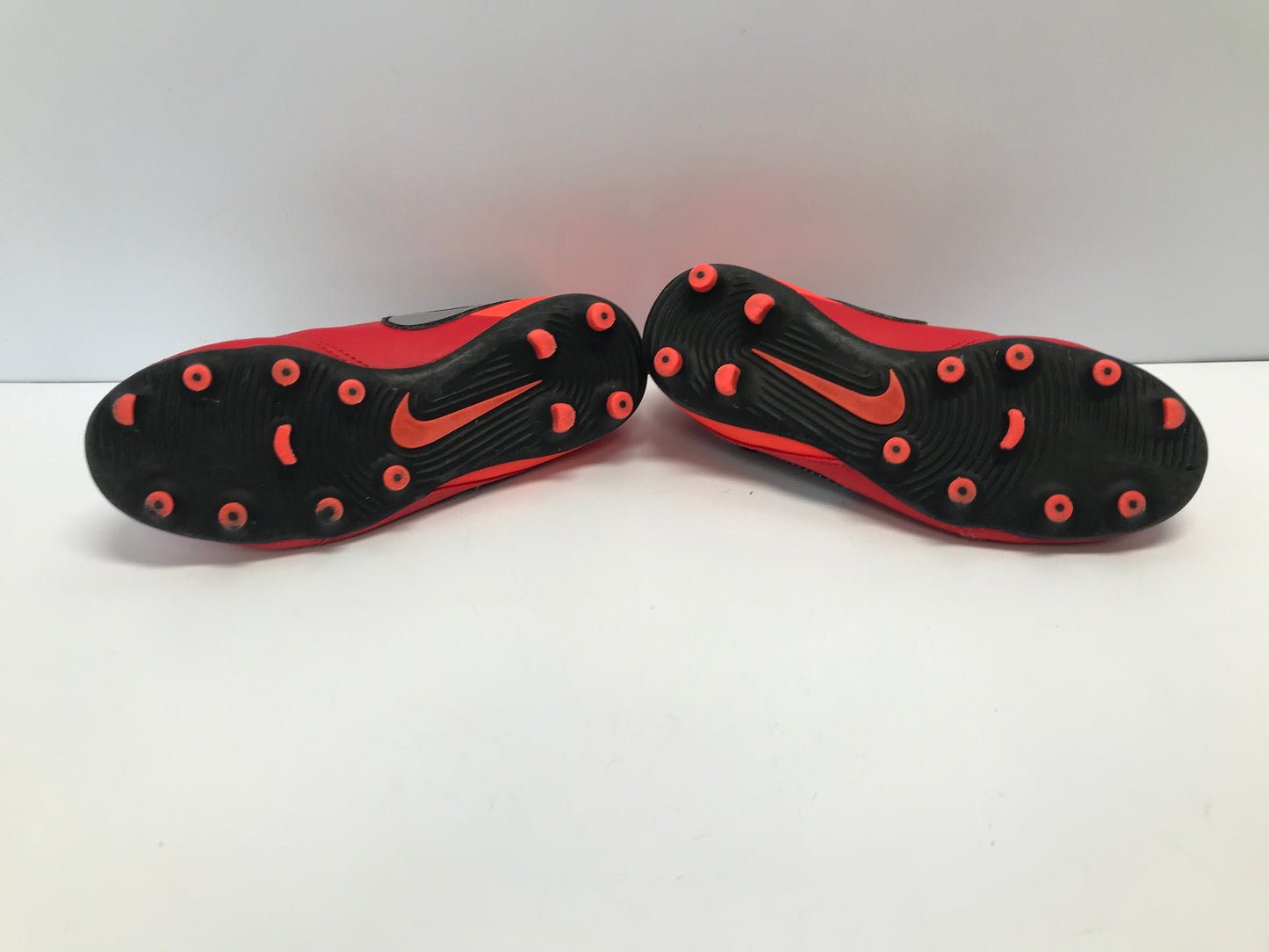 Soccer Shoes Cleats Child Size 1 Nike Tiempo Red Black Tangerine