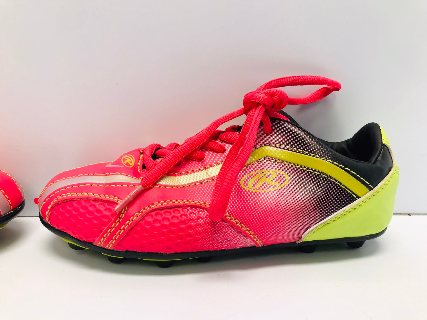 Soccer Shoes Cleats Child Size 1  Rawlings Pink