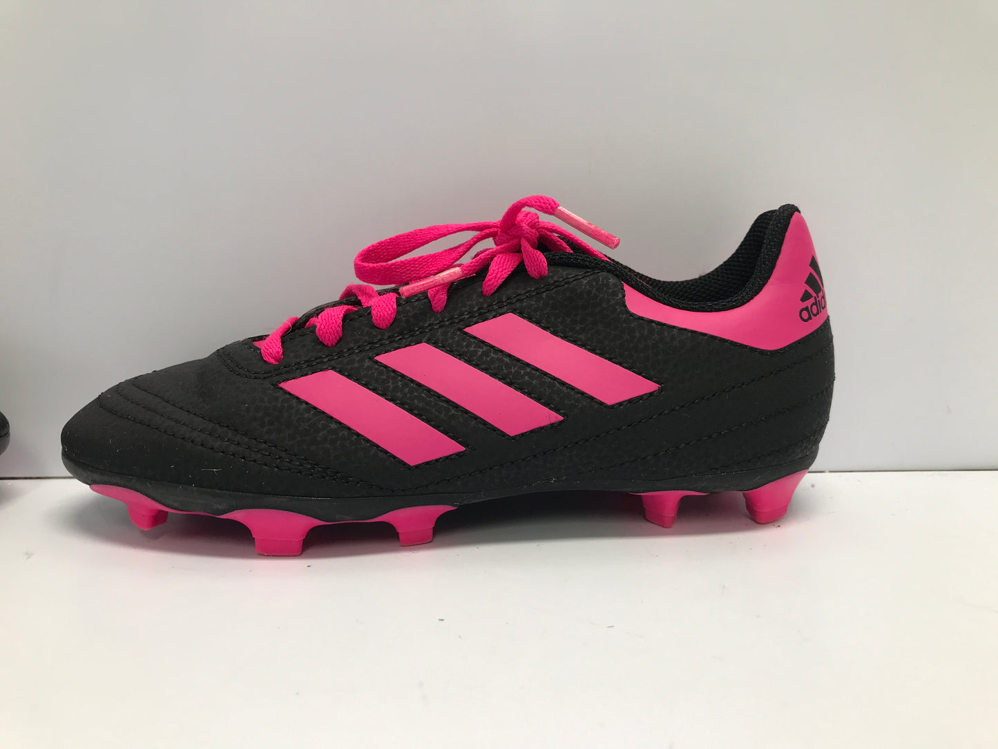 Soccer Shoes Cleats Child Size 2 Adidas Black Fushia Pink Like New