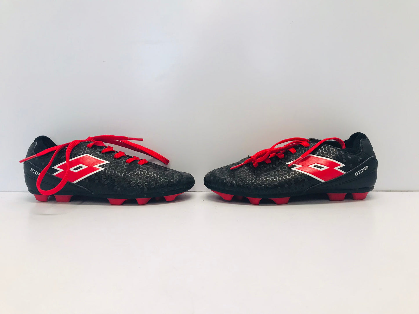 Soccer Shoes Cleats Child Size 2 Lotto Black and Red Like New